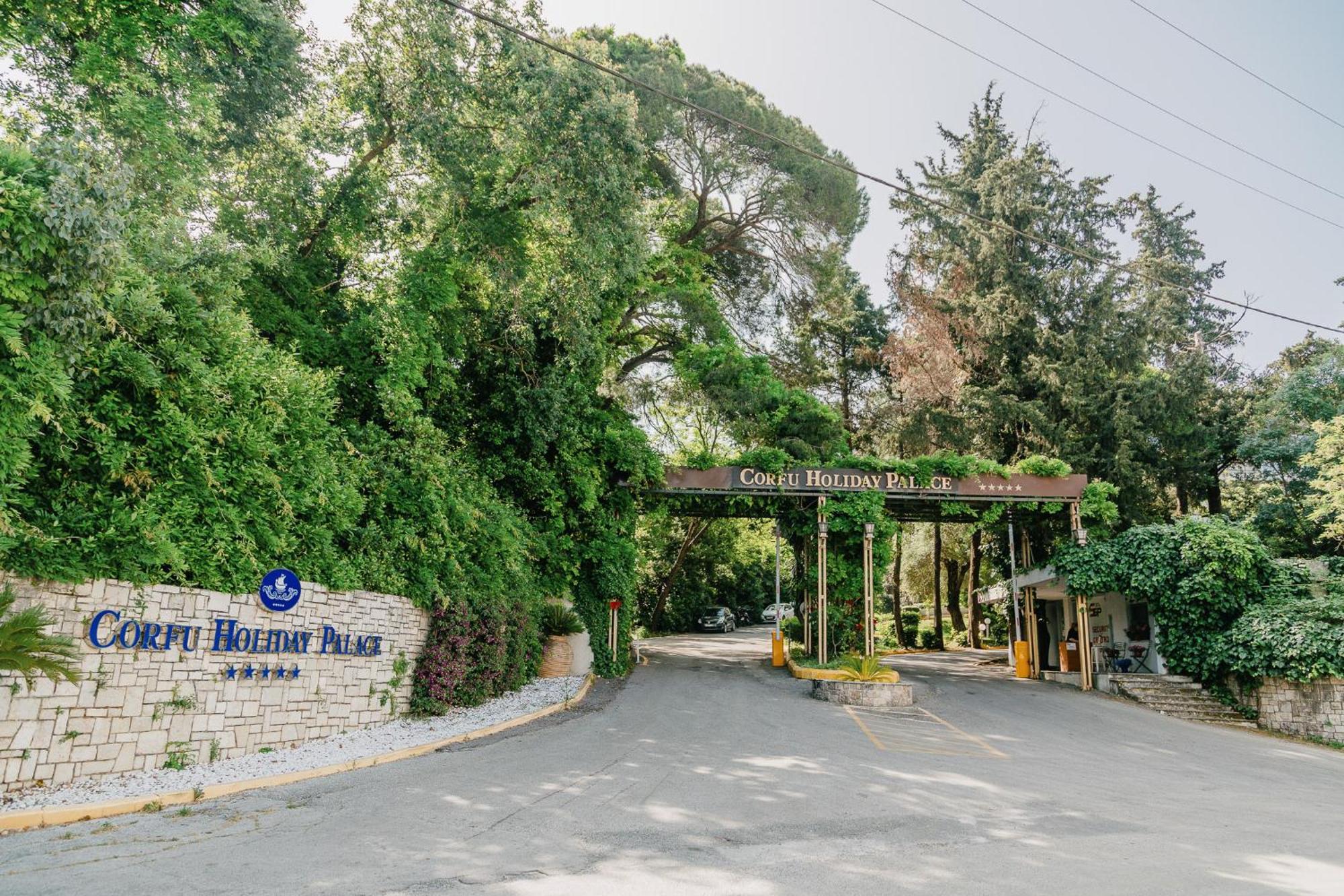 Corfu Holiday Palace Perama  Zewnętrze zdjęcie Entrance to the resort