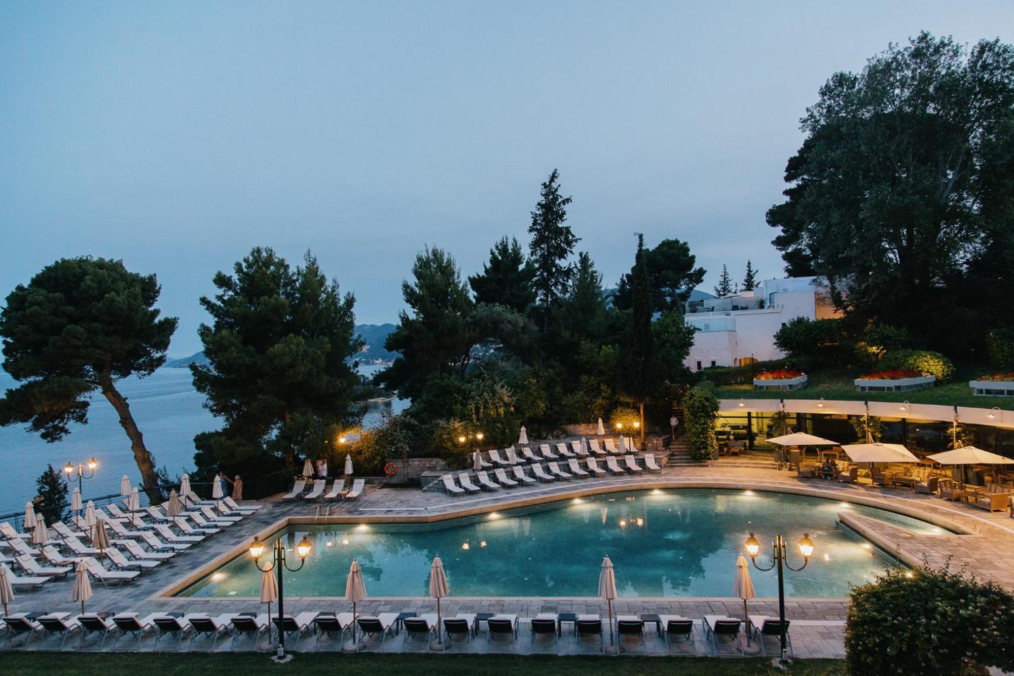 Corfu Holiday Palace Perama  Zewnętrze zdjęcie The swimming pool at the Hotel Splendid